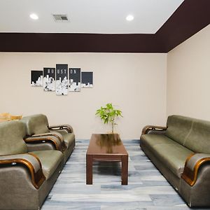 Sapphire Inn & Suites